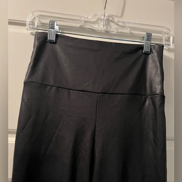 Faux Leather Leggings with Open Knee - Picture 2 of 5